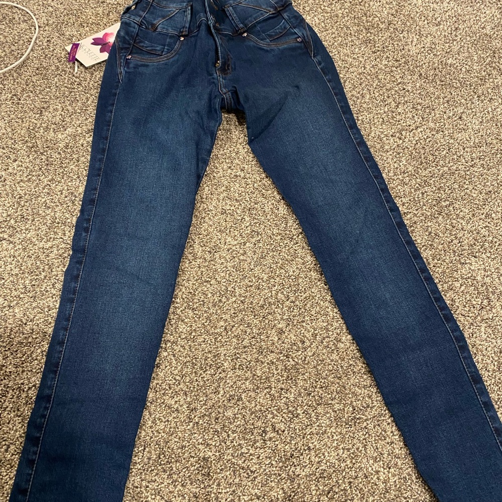 Nicolette NWT Dark Blue Skinny Jeans